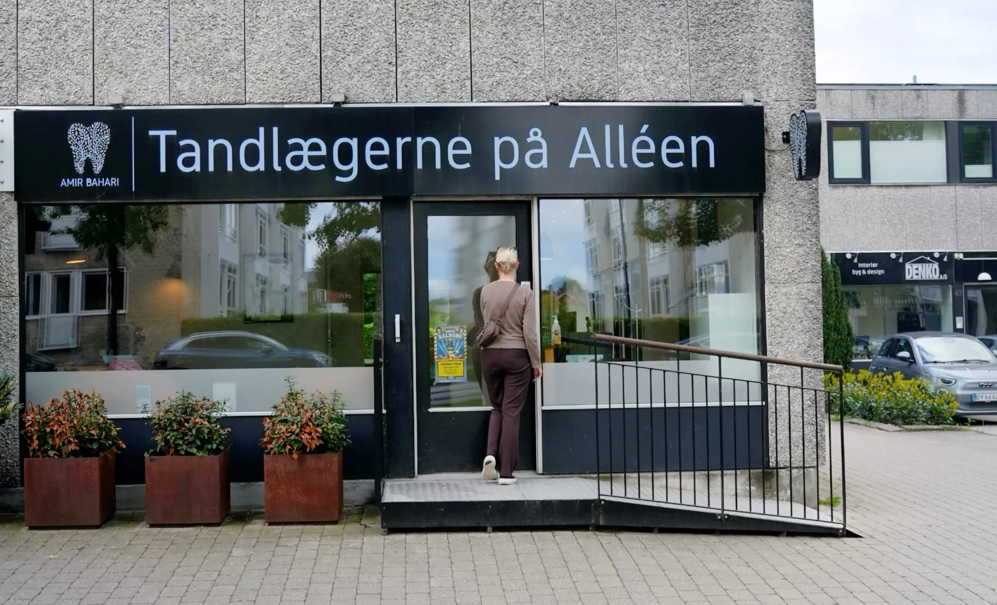 Tandlæge nær Ordrup — Tandlægerne på Alléen
