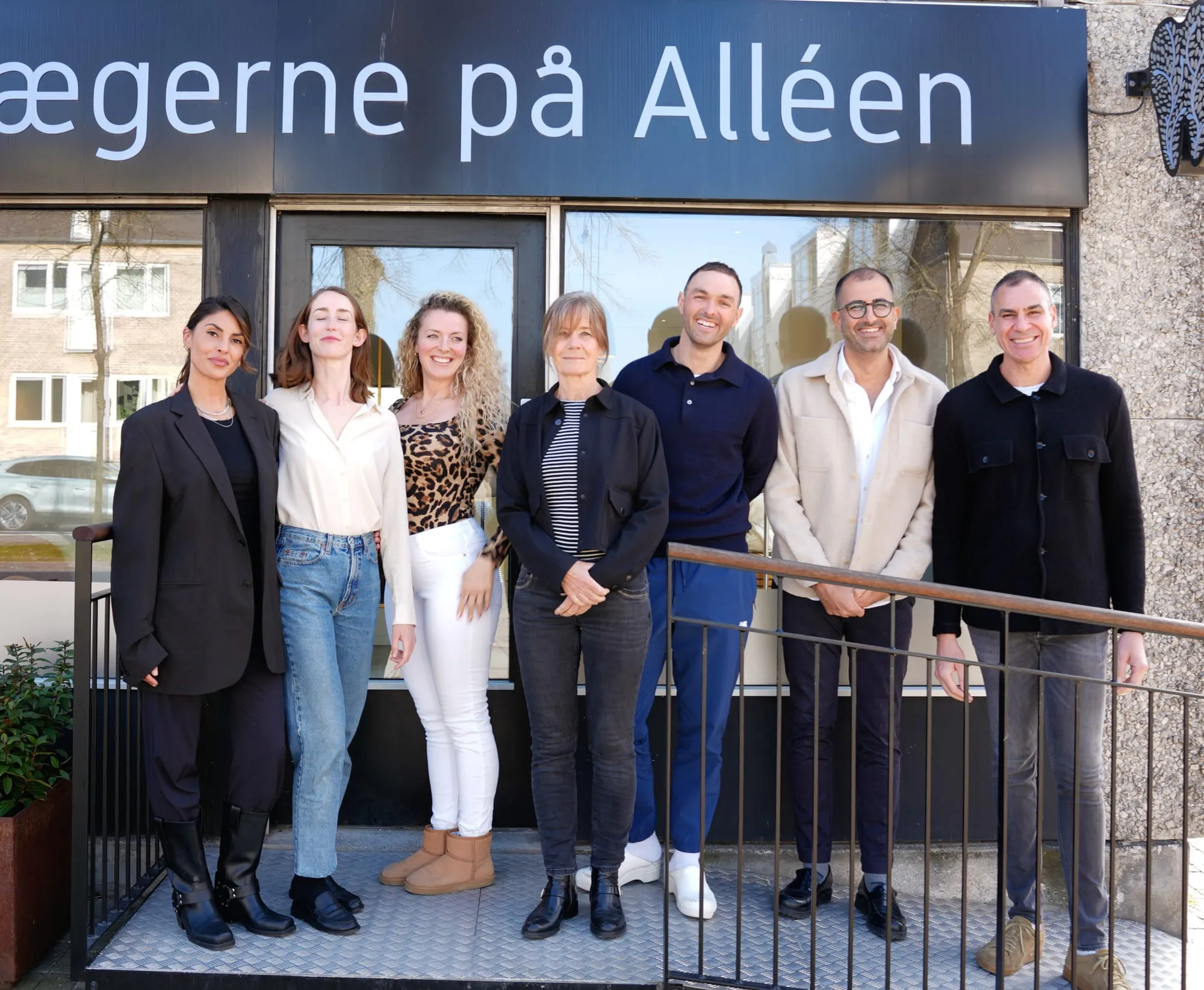 به‌عنوان بیمار جدید به Tandlægerne på Alléen خوش آمدید